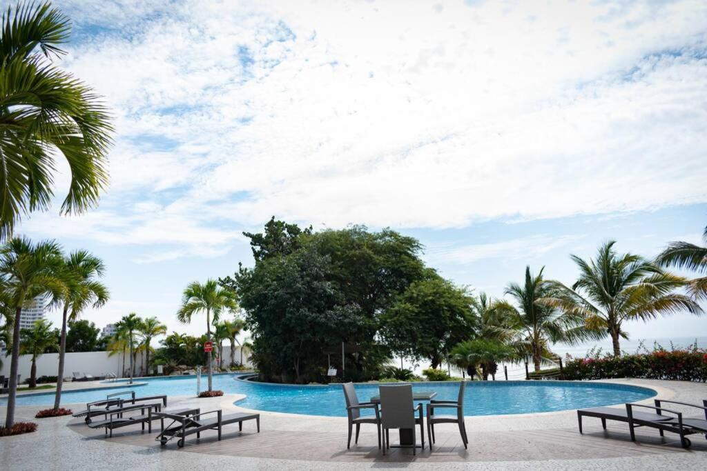 M3 Lujoso Y Comodo Departamento Con Playa 2 Piscinas Cancha De Tenis Jacuzzi Seguridad 24 Horas Manta Extérieur photo